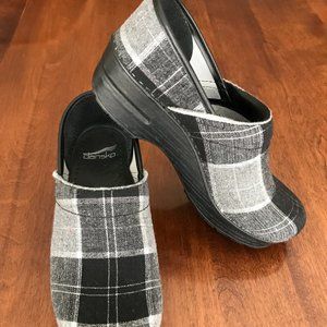 Dansko 7.5 - 8 (38) Med. Clogs Plaid black-white-gray-silver,  GREAT Condition